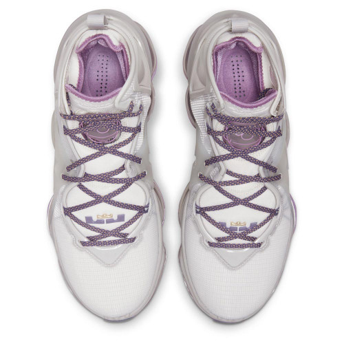 Nike LeBron 19